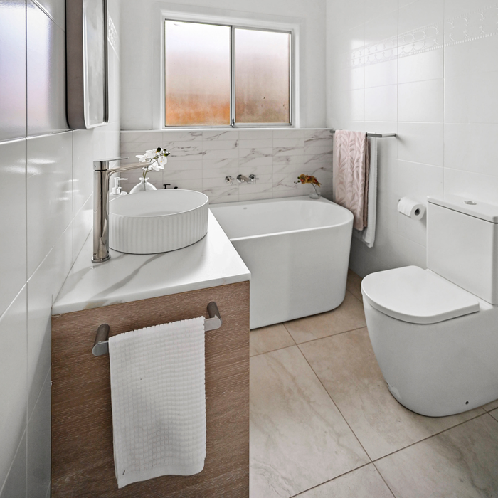 Caroma Urbane II Toilet Roll Holder Chrome