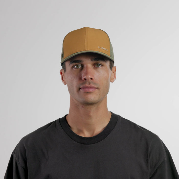 The model-image of the melin Vintage Fit Compass Hydro hat in transit