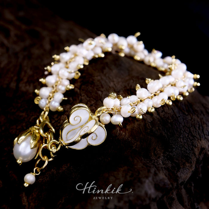 Crown flower Bracelet A full circle of freshwater pearls