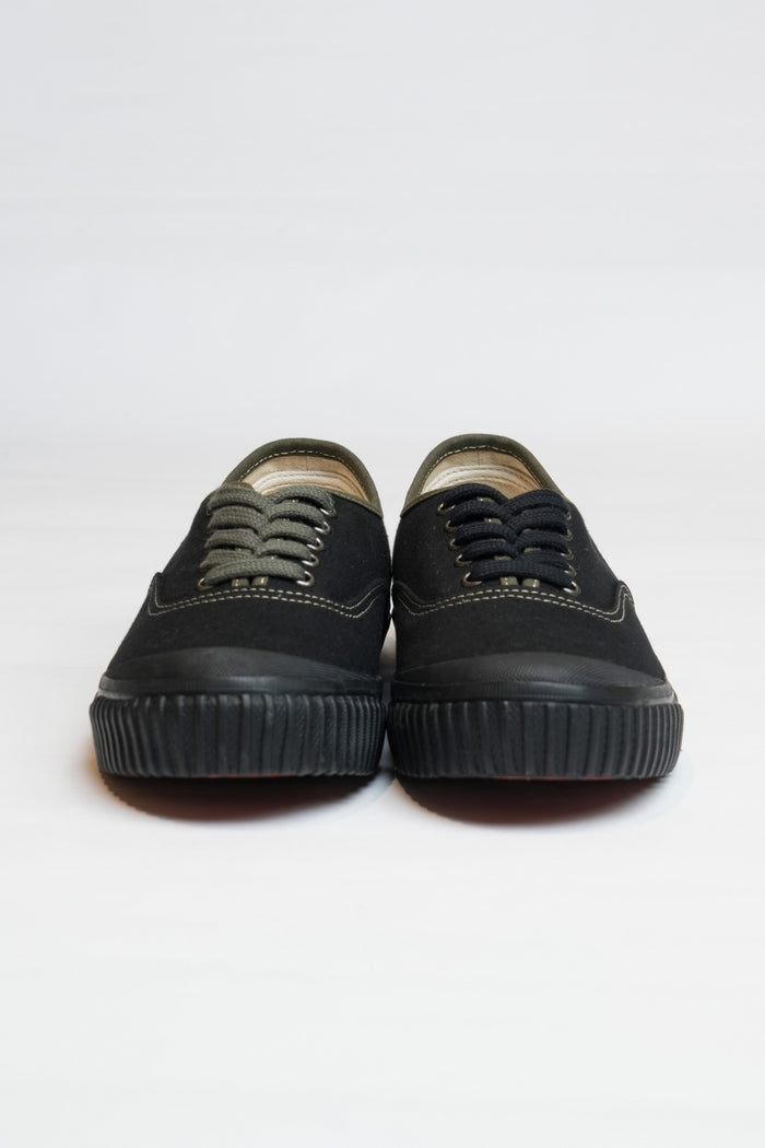 DECK WALKER - BLACK CANVAS