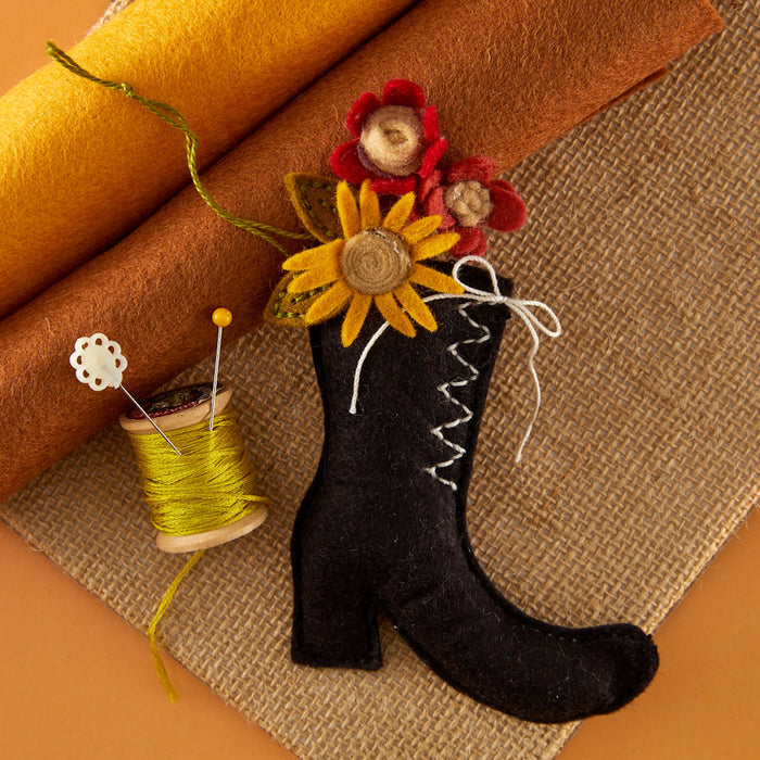 Felt Harvest Witch Boot Etched Dies by Nichol Spohr