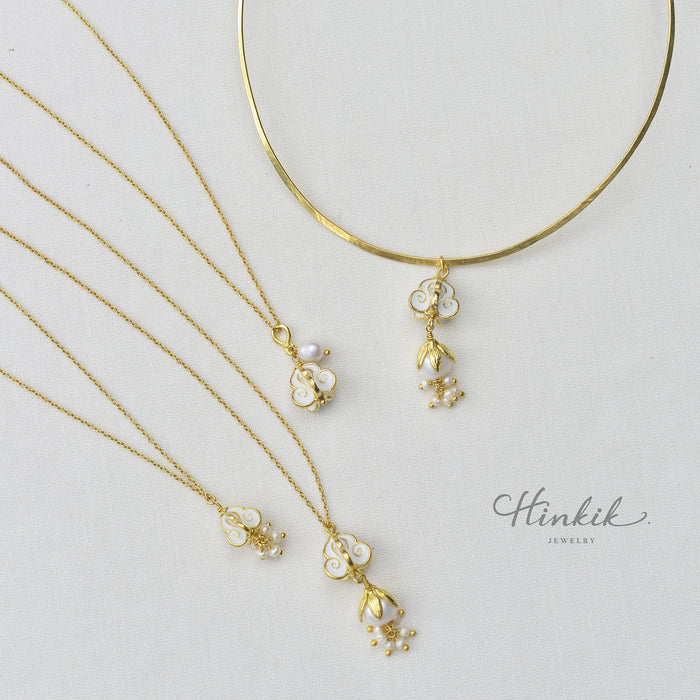 Minimalist Charming Dok Rak (Crown Flower) Cluster Pendant Necklace with Freshwater Pearls