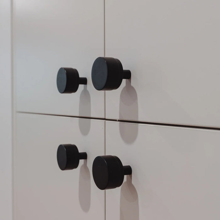 Momo Handles Bellevue Knob Matte Black