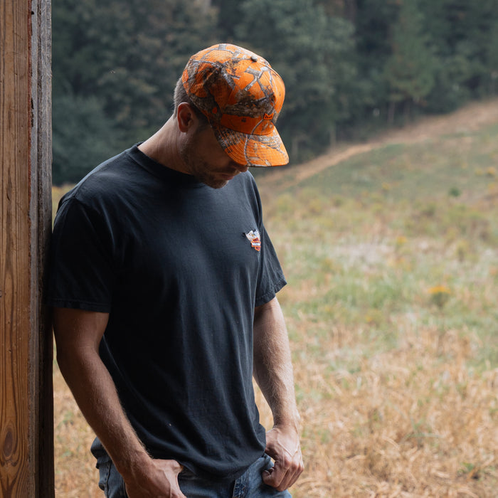 Dustin Lynch wearing the melin Odysea Realtree Hydro in Neo Camo