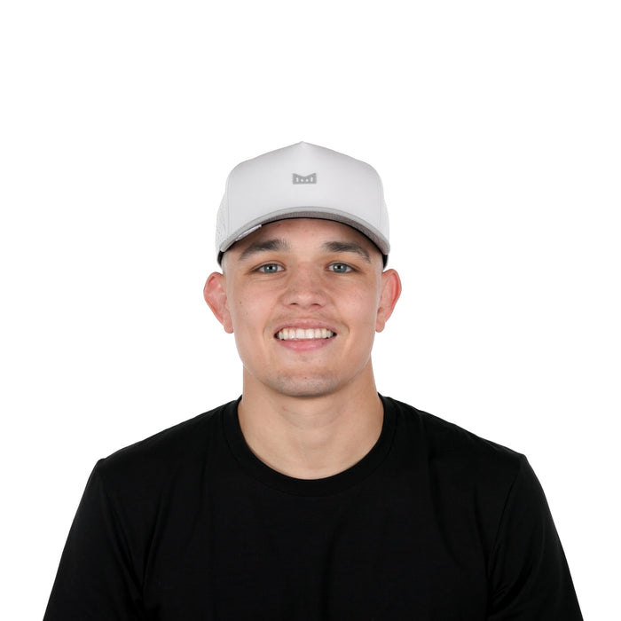 The model-image of melin's Odyssey Rope Bulls Icon Hydro hat - White / Grey