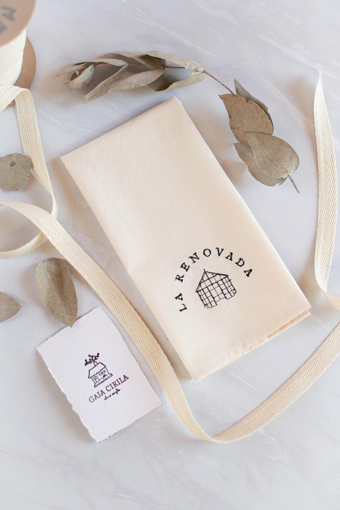 Personalized Embroidered Wedding Napkins – Custom Wedding Table Linens