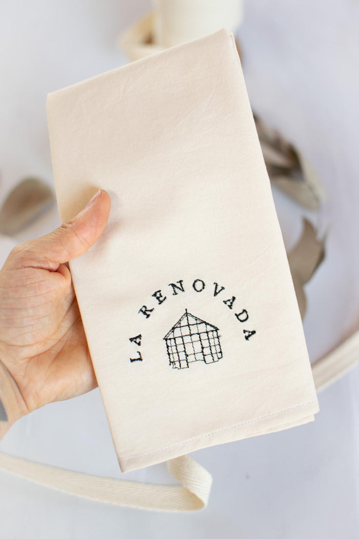 Personalized Embroidered Wedding Napkins – Custom Wedding Table Linens