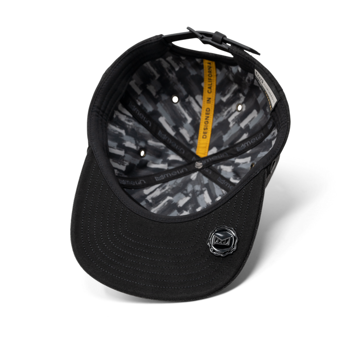 The inside view of the melin Trenches Icon Thermal  Horizon Fit in Black Denim