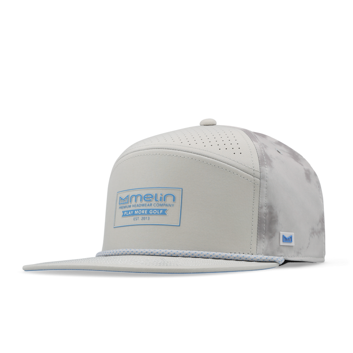 The front, angled view of the melin Trenches Links Hydro  Horizon Fit in  Sky / Light Grey